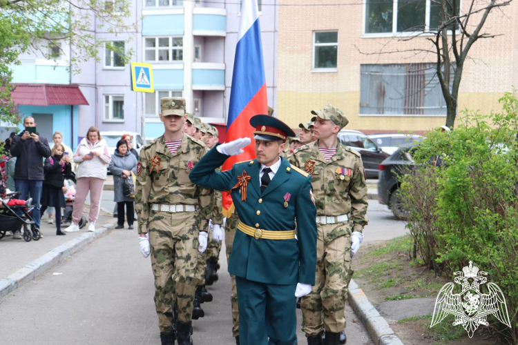 Военно-патриотическая акция «Парад у дома Ветерана»