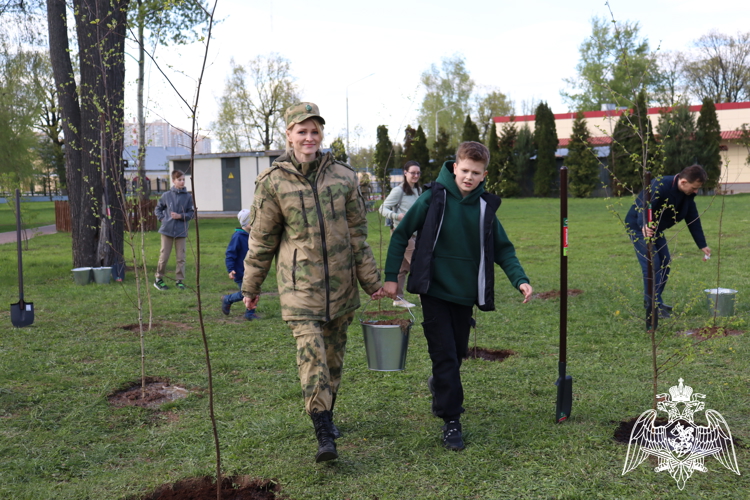   28 апреля 2025 года в Главном военном клиническом госпитале войск национальной гвардии Российской Федерации развернулась масштабная патриотическая акция по высадке 80 молодых березок.