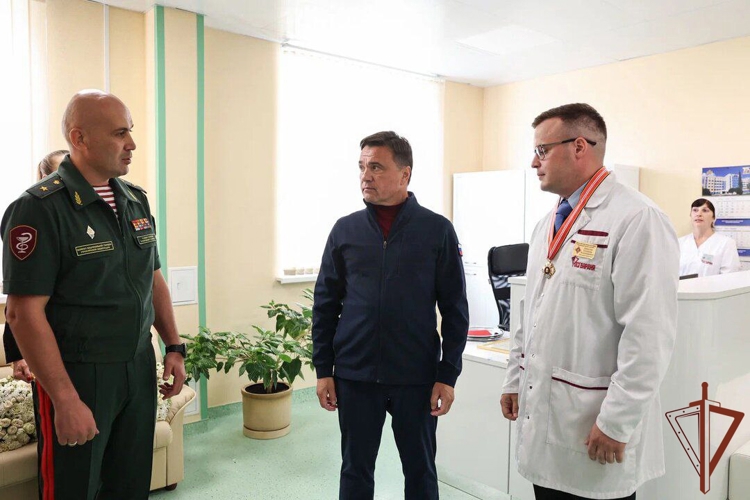 Военные врачи Главного госпиталя Росгвардии отмечены почетными  наградами Московской области.