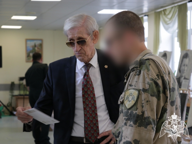 В госпитале прошла уникальная художественная выставка  «Прекрасный полк»
