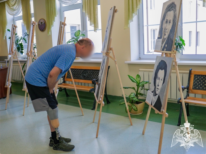 В госпитале прошла уникальная художественная выставка  «Прекрасный полк»